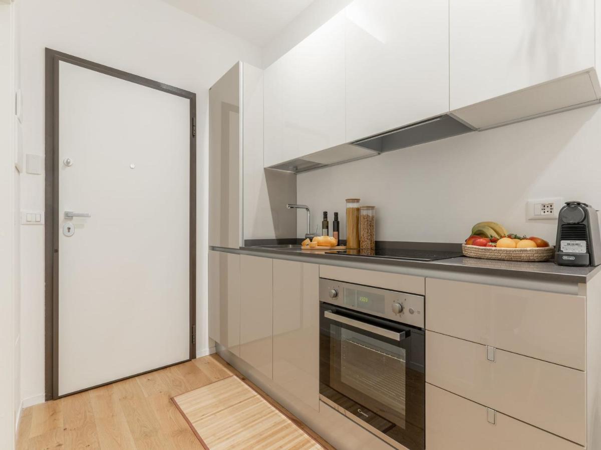 The Rent - Gorgeous One-bedroom In Ticinese Appartamento *